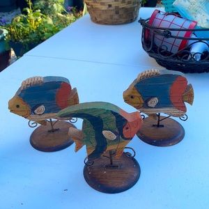 Fish decor! Three little wood fish. Very cute!